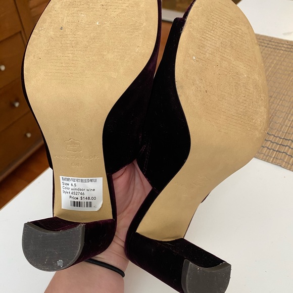 Ann Taylor Hayden Italian Velvet Heeled Mule -Wine - Picture 5 of 6